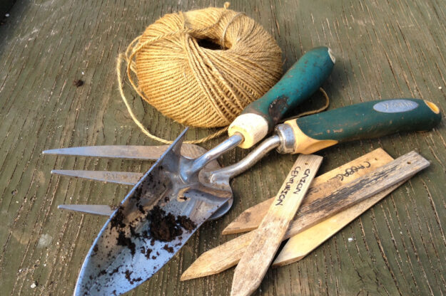Trowel etc_edited