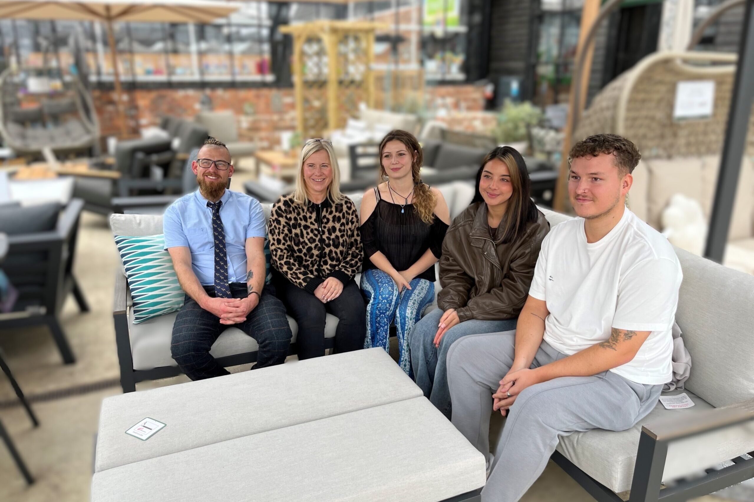 Rising stars dragons Den 1 – Copy